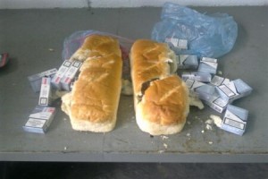 Хляб, напълнен с контрабандни цигари, откриха митничарите на Лесово
