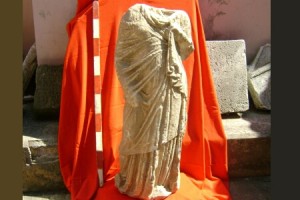 Бургаският музей получи римска статуя, заловена от митническите служители на Лесово