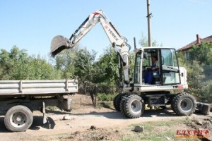 Община Елхово изгражда плочест водосток в село Раздел