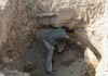 Гърци заловени по време на разкопки на могила край Каравелово
