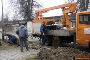 Кметът Киров удържа на обещанието си за изграждане на междублоково осветление