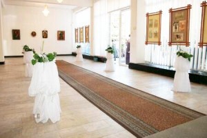 Oбявеният конкурс за водещи на сватбен ритуал в Елхово се удължава до утре 8 август