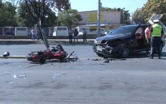 Видео: Моторист от Елхово пострада при катастрофа на кръстовище в Стара Загора