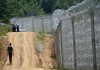 Новата ограда с Турция ръжда хваща, покриват я с грунд