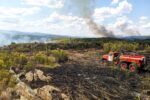 Огнеборци от Елхово гасиха пожар на три фронта край село Лесово