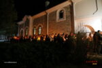 Стотици вярващи посрещнаха заедно Великден в Елхово (+снимки)