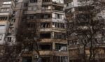 Ракета падна в жилищен блок в Запорожие, има загинали и ранени