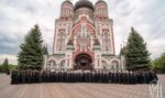 Украйна гони свързана с Русия православна църква от киевски манастир