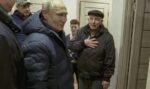 Започнаха да изселват жителите на Мариупол от жилищата, инспектирани от Путин