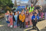 Дейност на пътна полиция, представена пред децата от ДГ „Невен“ (+снимки)