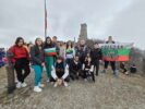 Ученици от ПГ „Стефан Караджа“- гр. Елхово отпразнуваха Националния празник на връх Шипка